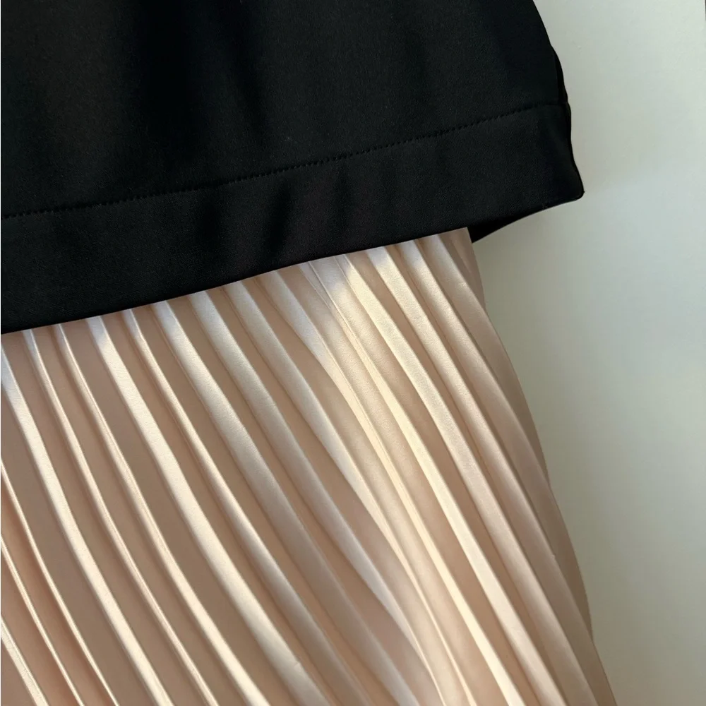Donna Karen Black and Pink Pleated Dress - Picture 6 of 6